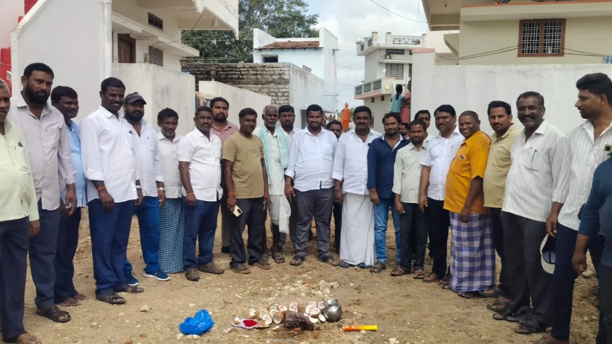 వెల్టూర్ లో సీసీ రోడ్డు, అండర్ డ్రైనేజీ పనులకు శ్రీకారం